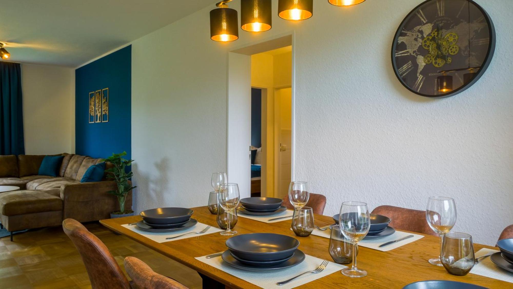 Gross, Modern, Zentrumsnah Mit Parkplatz Und Garten Ulma Esterno foto