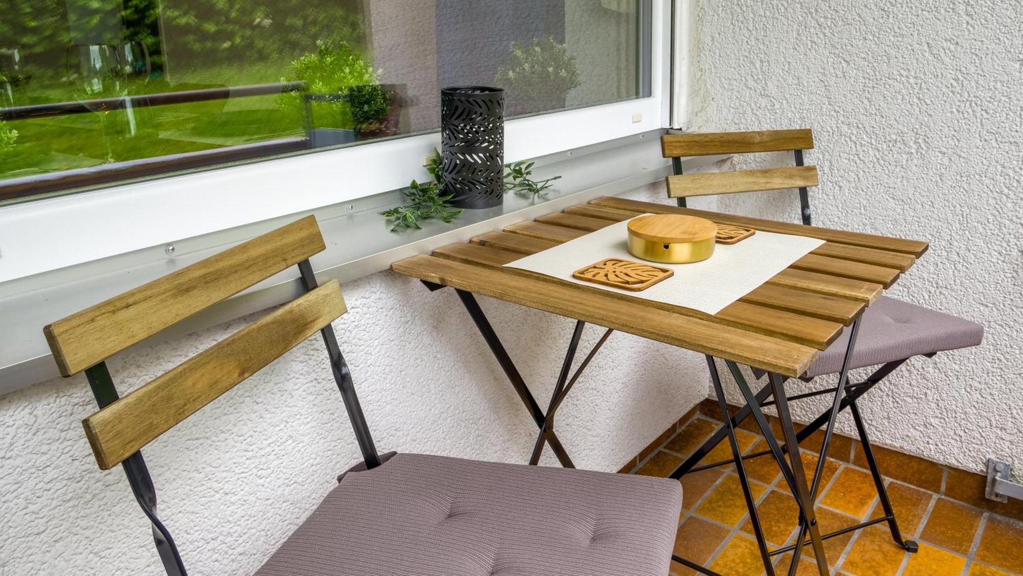 Gross, Modern, Zentrumsnah Mit Parkplatz Und Garten Ulma Esterno foto