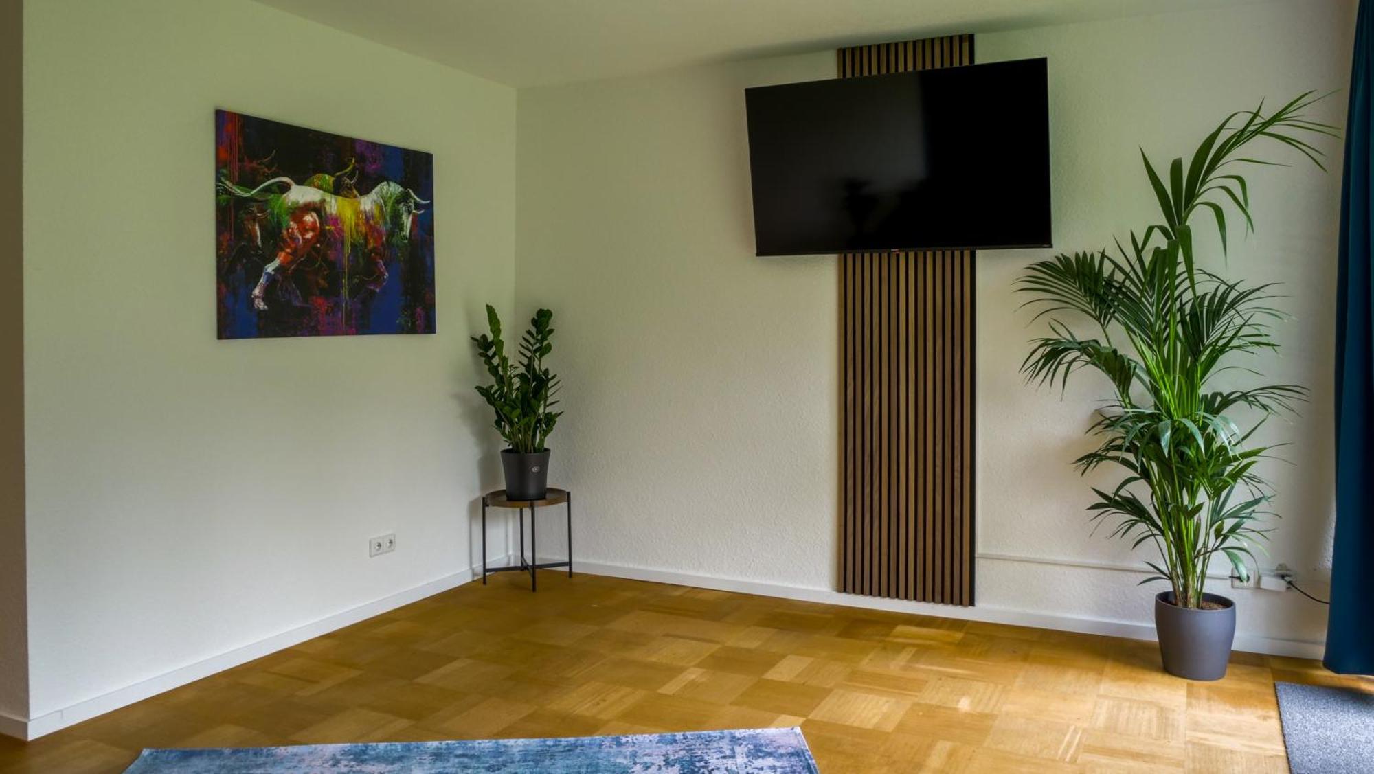 Gross, Modern, Zentrumsnah Mit Parkplatz Und Garten Ulma Esterno foto