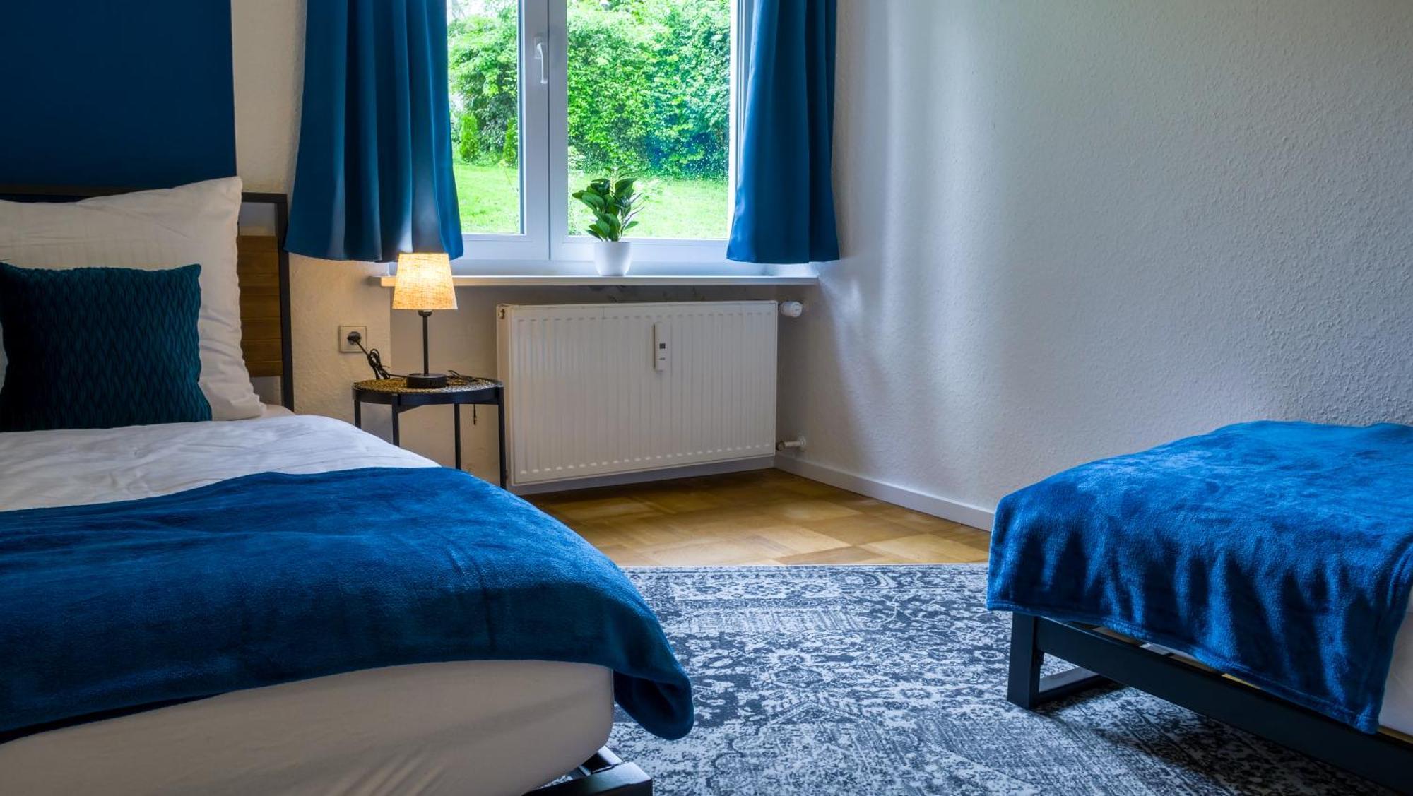 Gross, Modern, Zentrumsnah Mit Parkplatz Und Garten Ulma Esterno foto
